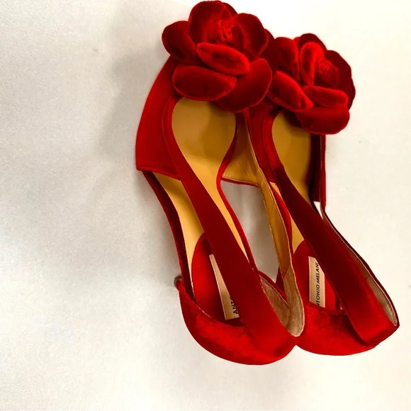 COPY - ANTONIO MELANI  Red Suede Satin Fabric Rosette Pointed Toe Heels Size 8.… - Picture 3 of 8